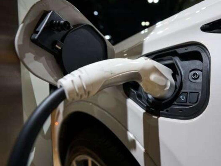 California Regulators Vote To Ban The Sale Of New Gasoline-powered Cars ...